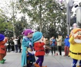 游客爆满生意太好！上海迪士尼推2599元全新年卡引热议