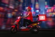 京东外卖砸20亿升级全职骑手福利！五险一金+防寒暑补贴+15万辆二轮车！