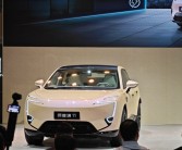 宁王快充电池+华为乾崑智驾 阿维塔11增程版预售：29.99万！