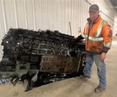 重约40公斤 加拿大农田惊现“太空垃圾”：疑为SpaceX龙飞船残骸！